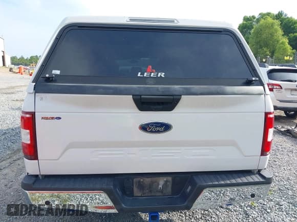 ✅ 2018 Ford F-150 XL • VIN: 1FTEX1C59JKG08474 • Lot: 42580674. Wystawiony na IAAI z przebiegiem 197 410 mil. Bezpłatny archiwum sprzedaży aukcyjnych z USA i szczegółowy raport historii pojazdu na DreamBid. Zdjęcie 16.