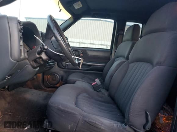 ✅ 2003 Chevrolet S-10 LS • VIN: 1GCCS19XX38166755 • Лот: 83086884. Опубликован ранее на Copart с пробегом 174 769 миль. Бесплатный доступ к архиву аукционных продаж из США и подробный отчёт об истории автомобиля на DreamBid. Изображение 7.