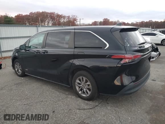 ✅ 2021 Toyota Sienna LE • VIN: 5TDKRKEC2MS046638 • Lot: 91479785. Listed on Copart with 49,657 mi. Free auction sales archive from the USA and detailed vehicle history report at DreamBid. Image 2.