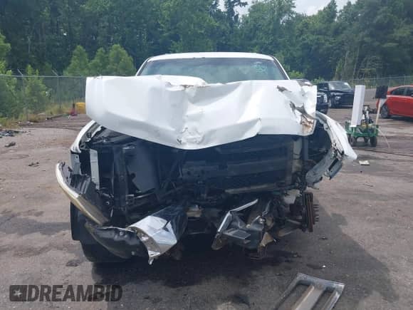 2010 Chevrolet Silverado 1500 LT z VIN 3GCRCSEA6AG170811, wystawiony jako IAAI lot #42697042 z przebiegiem 175 951 mil mil oraz . Historia ofert i sprzedaży dostępna na DreamBid. Obrazek 12.