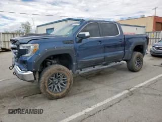 ✅ 2020 GMC Sierra 1500 SLE • VIN: 3GTU9BED0LG141830 • Лот: 63027275. Опубликован ранее на Copart с пробегом 111 440 миль. Бесплатный доступ к архиву аукционных продаж из США и подробный отчёт об истории автомобиля на DreamBid. Изображение 1.