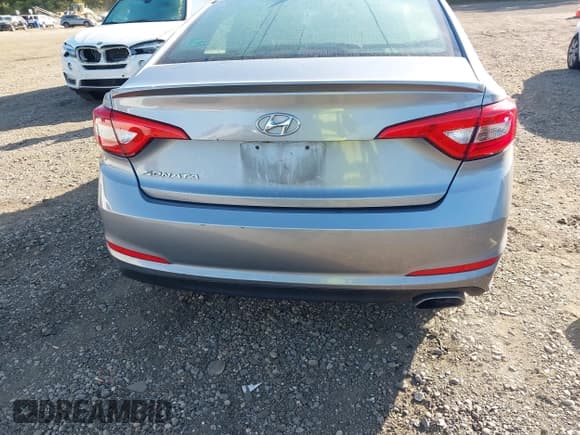 ✅ 2015 Hyundai Sonata SE • VIN: 5NPE24AF0FH246052 • Lot: 43311714. Listed on IAAI with 75,588 mi. Free auction sales archive from the USA and detailed vehicle history report at DreamBid. Image 6.