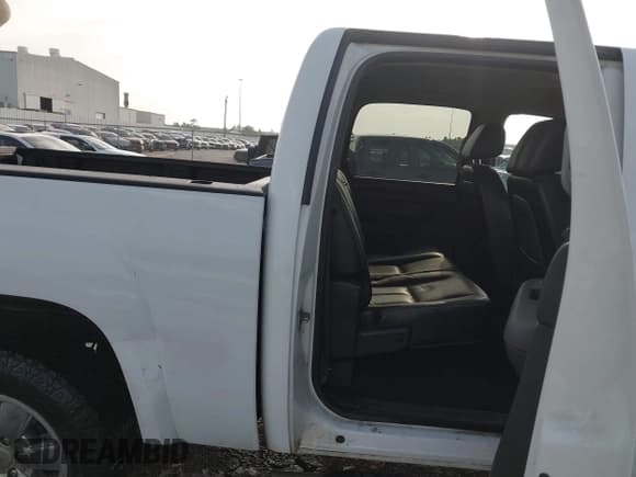 ✅ 2012 GMC Sierra 1500 SLE • VIN: 3GTP2VE79CG149583 • Лот: 43208325. Опубликован ранее на IAAI с пробегом 319 597 миль. Бесплатный доступ к архиву аукционных продаж из США и подробный отчёт об истории автомобиля на DreamBid. Изображение 8.