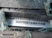 ✅ 2018 Ram 2500 SLT • VIN: 3C6TR5DT9JG411146 • Lot: 58729265. Wystawiony na Copart z przebiegiem 143 032 mil. Bezpłatny archiwum sprzedaży aukcyjnych z USA i szczegółowy raport historii pojazdu na DreamBid. Zdjęcie 12.