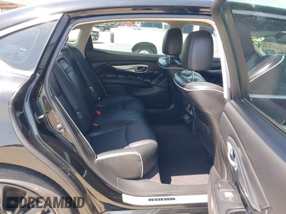 ✅ 2018 Infiniti Q70 Luxe • VIN: JN1BY1PP6JM330538 • Лот: 42026847. Опубликован ранее на IAAI с пробегом 66 667 миль. Бесплатный доступ к архиву аукционных продаж из США и подробный отчёт об истории автомобиля на DreamBid. Изображение 8.