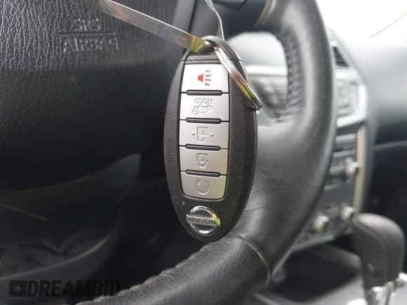 ✅ 2020 Nissan Pathfinder SL • VIN: 5N1DR2CM7LC633742 • Lot: 43263315. Listed on IAAI with 102,549 mi. Free auction sales archive from the USA and detailed vehicle history report at DreamBid. Image 11.