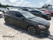✅ 2018 Volvo V60 Dynamic • VIN: YV140MEL8J2385402 • Лот: 64103165. Опубликован ранее на Copart с пробегом 61 275 миль. Бесплатный доступ к архиву аукционных продаж из США и подробный отчёт об истории автомобиля на DreamBid. Изображение 4.