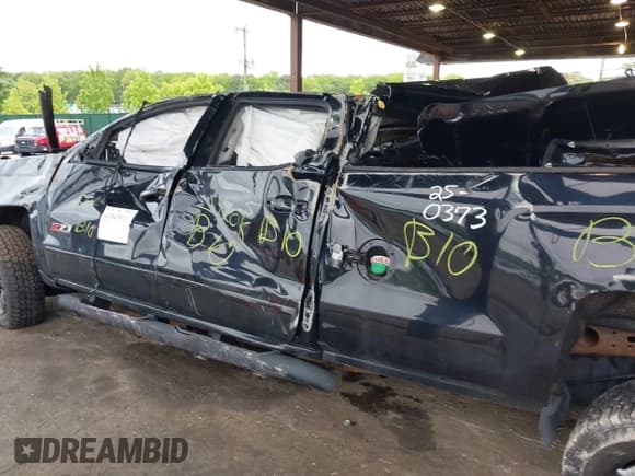 ✅ 2018 Chevrolet Silverado 2500HD LT • VIN: 1GC1KVEY2JF151964 • Лот: 41843911. Опубликован ранее на IAAI с пробегом 107 074 миль. Бесплатный доступ к архиву аукционных продаж из США и подробный отчёт об истории автомобиля на DreamBid. Изображение 6.