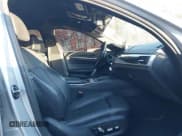 ✅ 2017 BMW 5 Series 540i xDrive • VIN: WBAJE7C38HG479241 • Лот: 43596981. Опубликован ранее на IAAI с пробегом 128 732 миль. Бесплатный доступ к архиву аукционных продаж из США и подробный отчёт об истории автомобиля на DreamBid. Изображение 5.