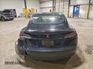 ✅ 2022 Tesla Model 3 • VIN: 5YJ3E1EA0NF370895 • Lot: 95686615. Wystawiony na Copart z przebiegiem 123 976 mil. Bezpłatny archiwum sprzedaży aukcyjnych z USA i szczegółowy raport historii pojazdu na DreamBid. Zdjęcie 6.