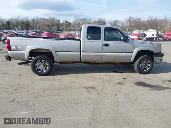 ✅ 2004 Chevrolet Silverado 2500HD LS • VIN: 1GCHK29U64E224509 • Лот: 41899554. Опубликован ранее на IAAI с пробегом 272 568 миль. Бесплатный доступ к архиву аукционных продаж из США и подробный отчёт об истории автомобиля на DreamBid. Изображение 13.