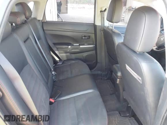 2018 Mitsubishi Outlander SE с VIN JA4AR3AW4JU006449, выставлен на аукционе IAAI как лот 42159454 с пробегом 84 336 миль миль и . История ставок и продаж доступна на DreamBid. Изображение 8.