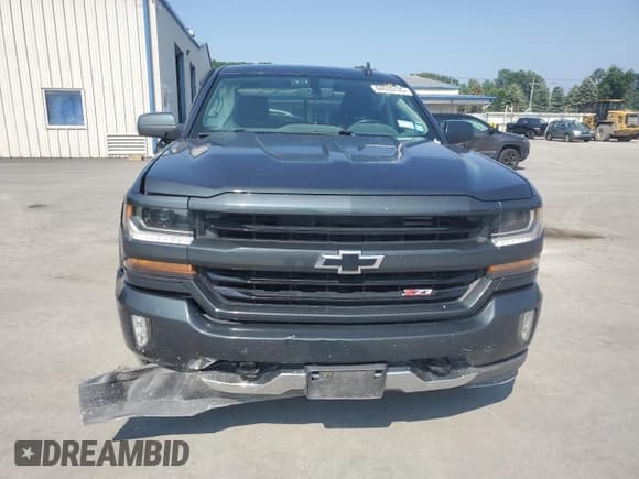 ✅ 2019 Chevrolet Silverado 1500 LT • VIN: 2GCVKPEC1K1182150 • Lot: 64535195. Wystawiony na Copart z przebiegiem 129 522 mil. Bezpłatny archiwum sprzedaży aukcyjnych z USA i szczegółowy raport historii pojazdu na DreamBid. Zdjęcie 5.
