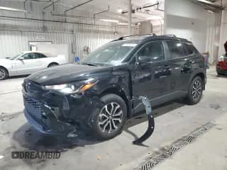✅ 2023 Toyota Corolla Cross Hybrid S • VIN: 7MUFBABG7PV016214 • Lot: 91965975. Wystawiony na Copart z przebiegiem 26 765 mil. Bezpłatny archiwum sprzedaży aukcyjnych z USA i szczegółowy raport historii pojazdu na DreamBid. Zdjęcie 1.
