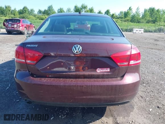 ✅ 2013 Volkswagen Passat S • VIN: 1VWAP7A32DC130705 • Lot: 42646832. Wystawiony na IAAI z przebiegiem 137 642 mil. Bezpłatny archiwum sprzedaży aukcyjnych z USA i szczegółowy raport historii pojazdu na DreamBid. Zdjęcie 16.