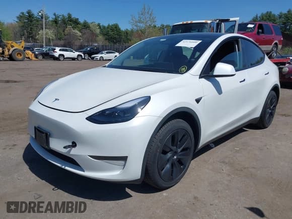 ✅ 2024 Tesla Model Y • VIN: 7SAYGDED8RF211112 • Лот: 42176000. Опубликован ранее на IAAI с пробегом 16 677 миль. Бесплатный доступ к архиву аукционных продаж из США и подробный отчёт об истории автомобиля на DreamBid. Изображение 2.