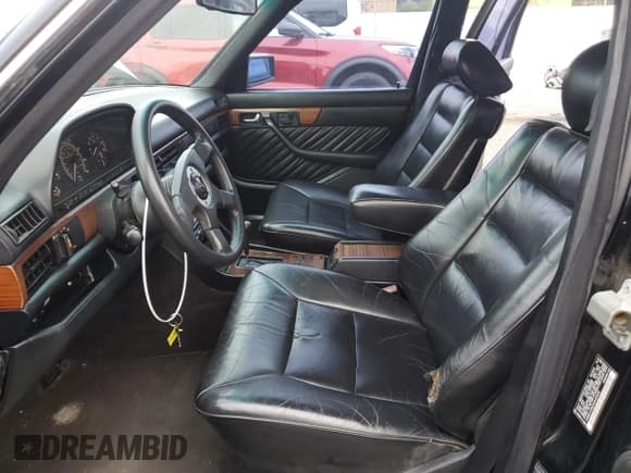 ✅ 1991 Mercedes-Benz 420 SEL • VIN: WDBCA35E5MA601810 • Lot: 81968234. Wystawiony na Copart z przebiegiem 83 864 mil. Bezpłatny archiwum sprzedaży aukcyjnych z USA i szczegółowy raport historii pojazdu na DreamBid. Zdjęcie 7.