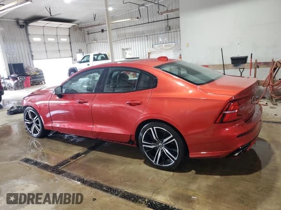 ✅ 2019 Volvo S60 R-Design • VIN: 7JRA22TM4KG000460 • Лот: 69578095. Опубликован ранее на Copart с пробегом 65 684 миль. Бесплатный доступ к архиву аукционных продаж из США и подробный отчёт об истории автомобиля на DreamBid. Изображение 2.