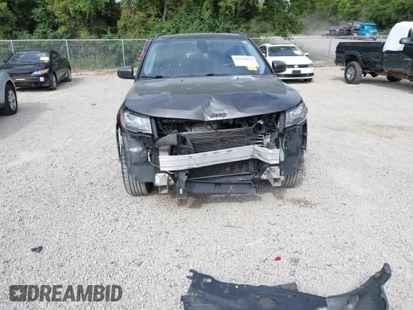 ✅ 2019 Jeep Compass Latitude • VIN: 3C4NJDBB6KT723835 • Lot: 43058624. Listed on IAAI with 135,030 mi. Free auction sales archive from the USA and detailed vehicle history report at DreamBid. Image 18.