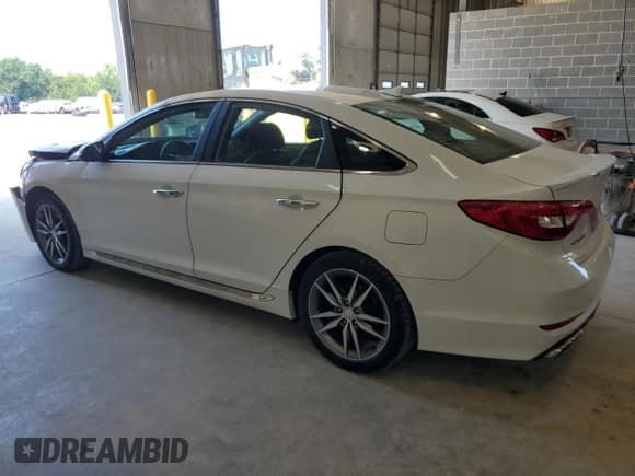 ✅ 2015 Hyundai Sonata Sport • VIN: 5NPE34AB4FH183953 • Lot: 69575695. Wystawiony na Copart z przebiegiem 125 105 mil. Bezpłatny archiwum sprzedaży aukcyjnych z USA i szczegółowy raport historii pojazdu na DreamBid. Zdjęcie 2.