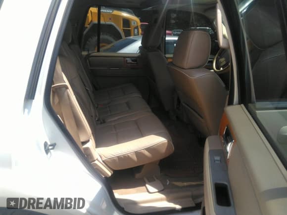 ✅ 2008 Lincoln Navigator • VIN: 5LMFU28538LJ02678 • Лот: 42861627. Опубликован ранее на IAAI с пробегом 177 626 миль. Бесплатный доступ к архиву аукционных продаж из США и подробный отчёт об истории автомобиля на DreamBid. Изображение 8.