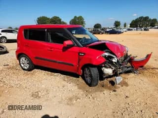 ✅ 2013 Kia Soul • VIN: KNDJT2A5XD7586043 • Lot: 84730755. Wystawiony na Copart z przebiegiem 203 267 mil. Bezpłatny archiwum sprzedaży aukcyjnych z USA i szczegółowy raport historii pojazdu na DreamBid. Zdjęcie 4.