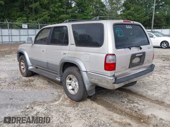 ✅ 1997 Toyota 4Runner Limited • VIN: JT3GN87R7V0021068 • Lot: 42950632. Listed on IAAI with 260,340 mi. Free auction sales archive from the USA and detailed vehicle history report at DreamBid. Image 3.