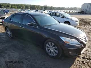 2009 Hyundai Genesis z VIN KMHGC46E09U054187, wystawiony jako Copart lot #71584024 z przebiegiem 325 244 mil mil oraz Szkoda całkowita • Salvage title. Historia ofert i sprzedaży dostępna na DreamBid. Obrazek 4.