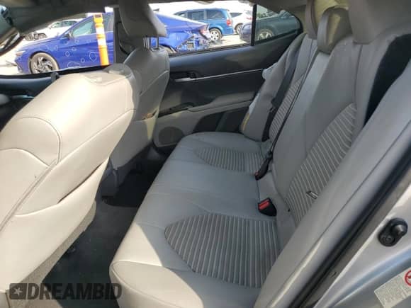 2019 Toyota Camry LE z VIN 4T1B11HK6KU210594, wystawiony jako Copart lot #66894775 z przebiegiem Nie podano mil oraz Szkoda całkowita • Salvage title. Historia ofert i sprzedaży dostępna na DreamBid. Obrazek 10.