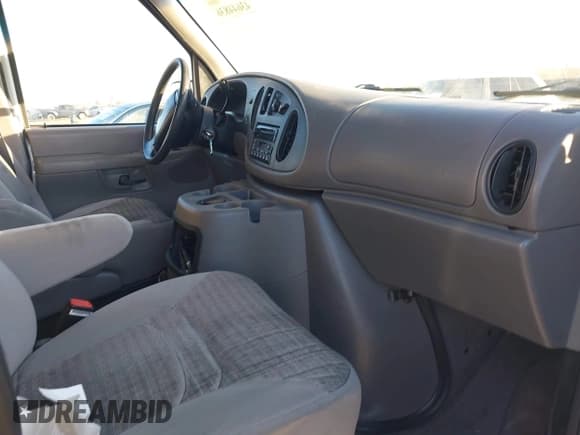 ✅ 2002 Ford Econoline Passenger XL • VIN: 1FBSS31L72HB19752 • Lot: 43644836. Listed on IAAI with 125,900 mi. Free auction sales archive from the USA and detailed vehicle history report at DreamBid. Image 5.