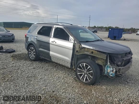 ✅ 2016 Ford Explorer Platinum • VIN: 1FM5K8HT9GGC10817 • Lot: 93605015. Wystawiony na Copart z przebiegiem 133 058 mil. Bezpłatny archiwum sprzedaży aukcyjnych z USA i szczegółowy raport historii pojazdu na DreamBid. Zdjęcie 4.