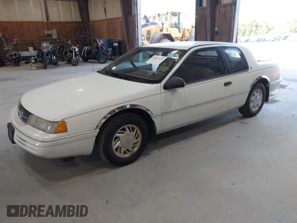 ✅ 1992 Mercury Cougar • VIN: 1MEPM6045NH646487 • Lot: 43029110. Wystawiony na IAAI z przebiegiem 72 581 mil. Bezpłatny archiwum sprzedaży aukcyjnych z USA i szczegółowy raport historii pojazdu na DreamBid. Zdjęcie 2.