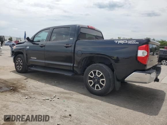 ✅ 2017 Toyota Tundra SR5 • VIN: 5TFEW5F1XHX229225 • Лот: 65557405. Опубликован ранее на Copart с пробегом 133 718 миль. Бесплатный доступ к архиву аукционных продаж из США и подробный отчёт об истории автомобиля на DreamBid. Изображение 2.