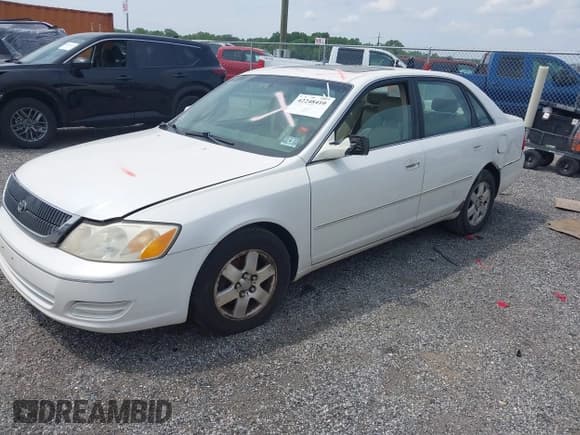 ✅ 2000 Toyota Avalon XL • VIN: 4T1BF28B7YU016818 • Lot: 42248410. Wystawiony na IAAI z przebiegiem 234 873 mil. Bezpłatny archiwum sprzedaży aukcyjnych z USA i szczegółowy raport historii pojazdu na DreamBid. Zdjęcie 2.
