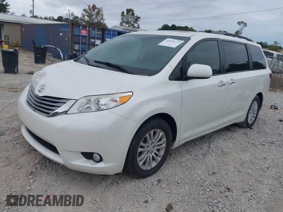 ✅ 2017 Toyota Sienna XLE Premium • VIN: 5TDYZ3DC1HS823656 • Lot: 43509616. Listed on IAAI with 84,632 mi. Free auction sales archive from the USA and detailed vehicle history report at DreamBid. Image 17.