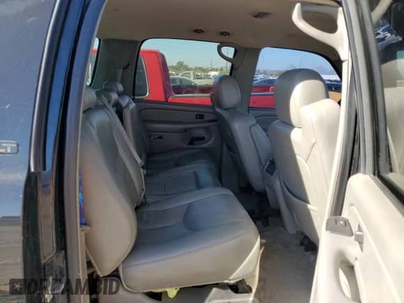 2005 Chevrolet Suburban LT z VIN 3GNEC16Z85G252713, wystawiony jako Copart lot #82869694 z przebiegiem 160 279 mil mil oraz Szkoda całkowita • Salvage title. Historia ofert i sprzedaży dostępna na DreamBid. Obrazek 11.