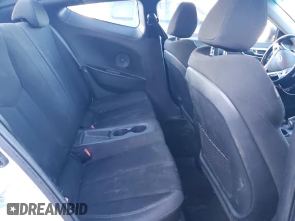 ✅ 2017 Hyundai Veloster • VIN: KMHTC6AD1HU317925 • Lot: 82590044. Wystawiony na Copart z przebiegiem 112 732 mil. Bezpłatny archiwum sprzedaży aukcyjnych z USA i szczegółowy raport historii pojazdu na DreamBid. Zdjęcie 11.