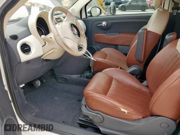 ✅ 2015 FIAT 500 Lounge • VIN: 3C3CFFER3FT513622 • Lot: 51696875. Wystawiony na Copart z przebiegiem 179 535 mil. Bezpłatny archiwum sprzedaży aukcyjnych z USA i szczegółowy raport historii pojazdu na DreamBid. Zdjęcie 7.