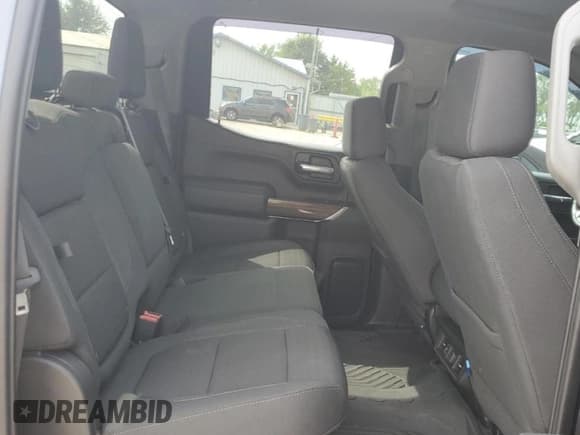 ✅ 2021 Chevrolet Silverado 1500 RST • VIN: 1GCUYEET7MZ349037 • Lot: 68243265. Wystawiony na Copart z przebiegiem 69 411 mil. Bezpłatny archiwum sprzedaży aukcyjnych z USA i szczegółowy raport historii pojazdu na DreamBid. Zdjęcie 10.