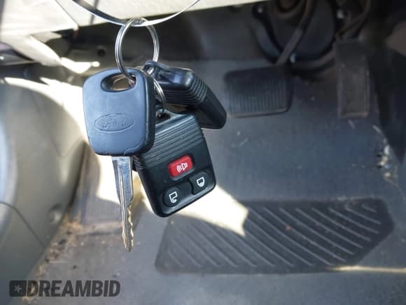 ✅ 2003 Ford Escape XLS Popular • VIN: 1FMYU02133KA26299 • Lot: 43590240. Listed on IAAI with 268,448 mi. Free auction sales archive from the USA and detailed vehicle history report at DreamBid. Image 11.