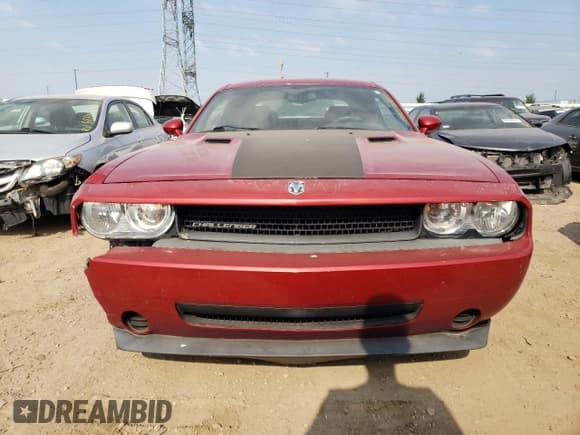 ✅ 2009 Dodge Challenger SE • VIN: 2B3LJ44V19H535579 • Lot: 68806964. Wystawiony na Copart z przebiegiem 105 975 mil. Bezpłatny archiwum sprzedaży aukcyjnych z USA i szczegółowy raport historii pojazdu na DreamBid. Zdjęcie 5.