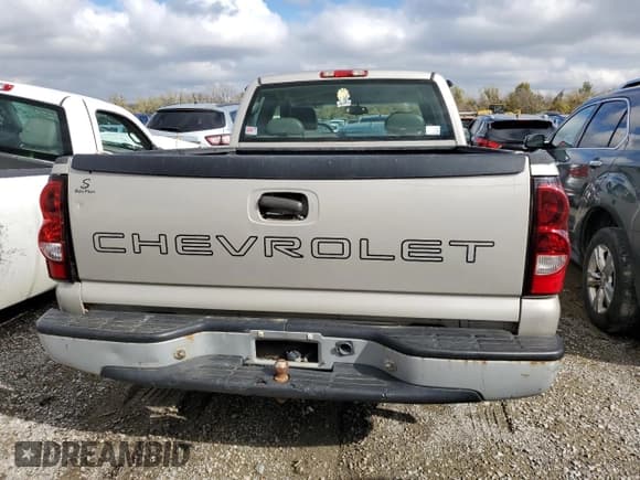 ✅ 2006 Chevrolet Silverado 1500 LS • VIN: 1GCEC19X16Z205186 • Лот: 79639004. Опубликован ранее на Copart с пробегом 200 735 миль. Бесплатный доступ к архиву аукционных продаж из США и подробный отчёт об истории автомобиля на DreamBid. Изображение 6.