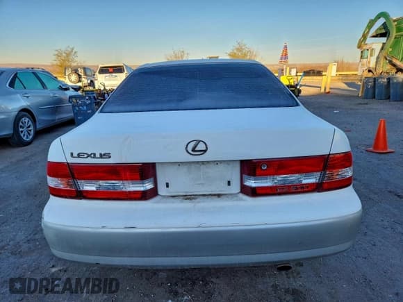 ✅ 2000 Lexus ES 300 • VIN: JT8BF28G6Y0276245 • Lot: 94753695. Wystawiony na Copart z przebiegiem Nie podano. Bezpłatny archiwum sprzedaży aukcyjnych z USA i szczegółowy raport historii pojazdu na DreamBid. Zdjęcie 6.