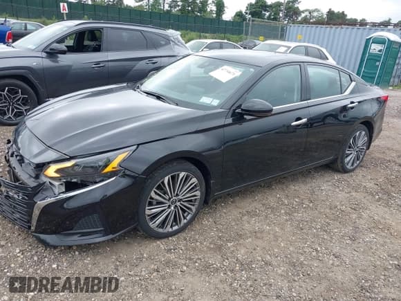 ✅ 2024 Nissan Altima SL • VIN: 1N4BL4EW6RN314214 • Lot: 42734671. Listed on IAAI with 2,722 mi. Free auction sales archive from the USA and detailed vehicle history report at DreamBid. Image 18.