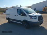 ✅ 2017 Ford Transit • VIN: 1FTYR1YM9HKB05576 • Lot: 43549309. Wystawiony na IAAI z przebiegiem 124 449 mil. Bezpłatny archiwum sprzedaży aukcyjnych z USA i szczegółowy raport historii pojazdu na DreamBid. Zdjęcie 1.