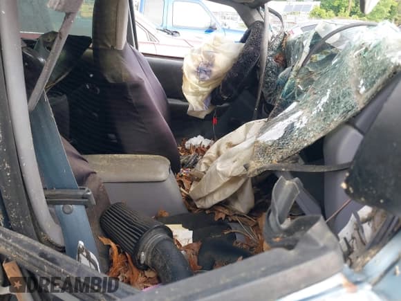 ✅ 1997 Jeep Cherokee SE • VIN: 1J4FJ28S4VL547975 • Lot: 42363966. Wystawiony na IAAI z przebiegiem Nie podano. Bezpłatny archiwum sprzedaży aukcyjnych z USA i szczegółowy raport historii pojazdu na DreamBid. Zdjęcie 5.