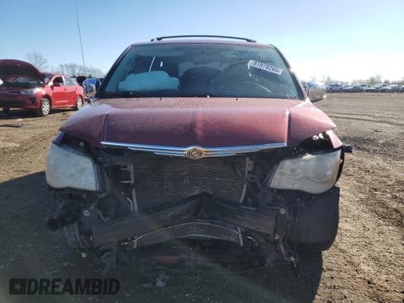 ✅ 2010 Chrysler Town & Country Touring Plus • VIN: 2A4RR8DX8AR441184 • Lot: 91978205. Wystawiony na Copart z przebiegiem 202 660 mil. Bezpłatny archiwum sprzedaży aukcyjnych z USA i szczegółowy raport historii pojazdu na DreamBid. Zdjęcie 5.