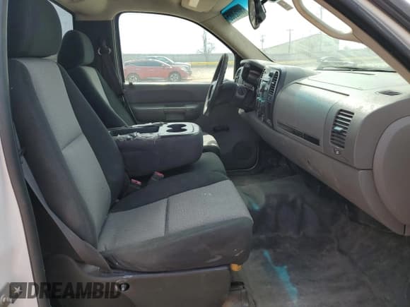 ✅ 2007 Chevrolet Silverado 2500HD Work Truck • VIN: 1GCHC24K27E526449 • Лот: 50052085. Опубликован ранее на Copart с пробегом 140 584 миль. Бесплатный доступ к архиву аукционных продаж из США и подробный отчёт об истории автомобиля на DreamBid. Изображение 11.