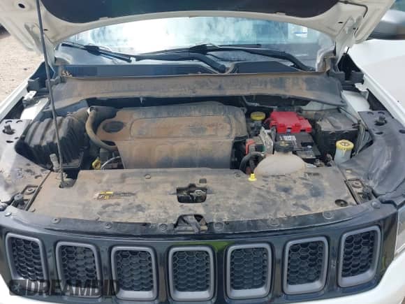 2021 Jeep Compass 80th Anniversary z VIN 3C4NJCEB6MT571564, wystawiony jako IAAI lot #42591643 z przebiegiem 56 999 mil mil oraz . Historia ofert i sprzedaży dostępna na DreamBid. Obrazek 10.