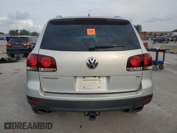 ✅ 2008 Volkswagen Touareg • VIN: WVGCB77L88D044229 • Lot: 77589194. Wystawiony na Copart z przebiegiem 88 391 mil. Bezpłatny archiwum sprzedaży aukcyjnych z USA i szczegółowy raport historii pojazdu na DreamBid. Zdjęcie 6.
